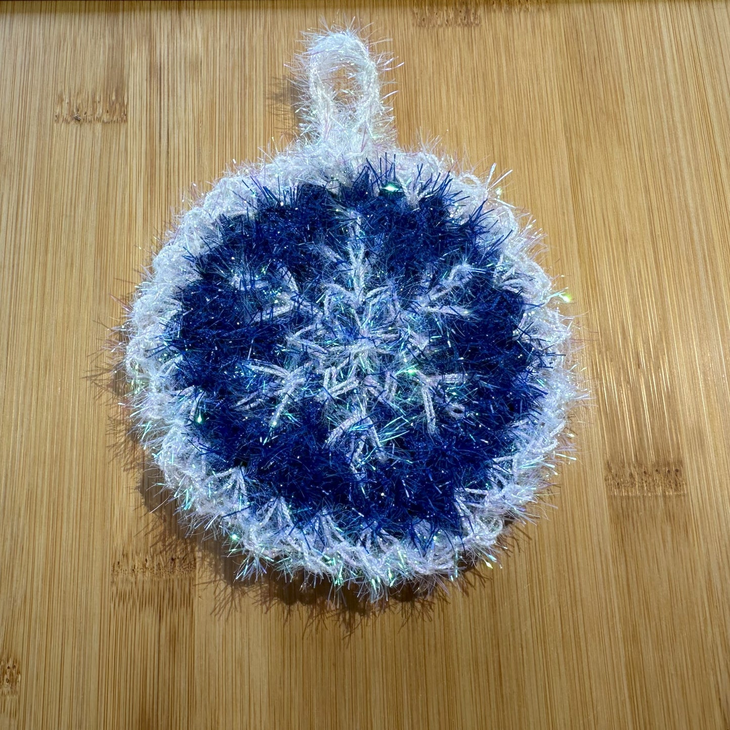 Round Snowflake Household Scrubby